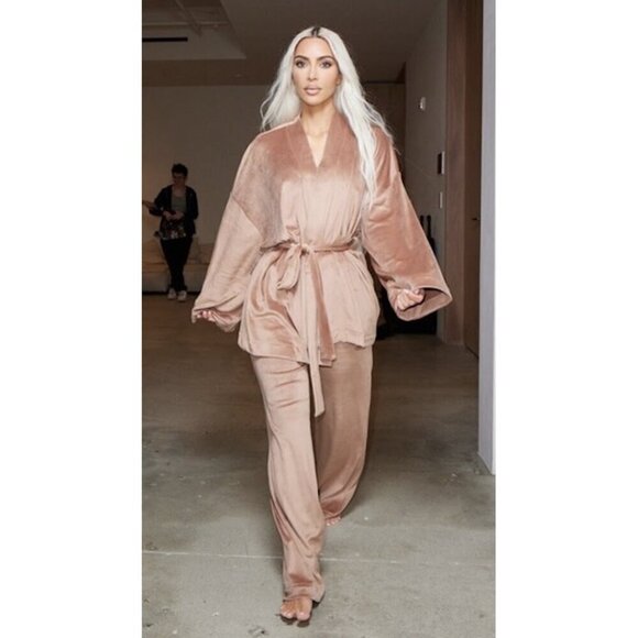 SKIMS Velour Fleece Wrap Sleep Set in Sienna Size Small - Picture 1 of 11